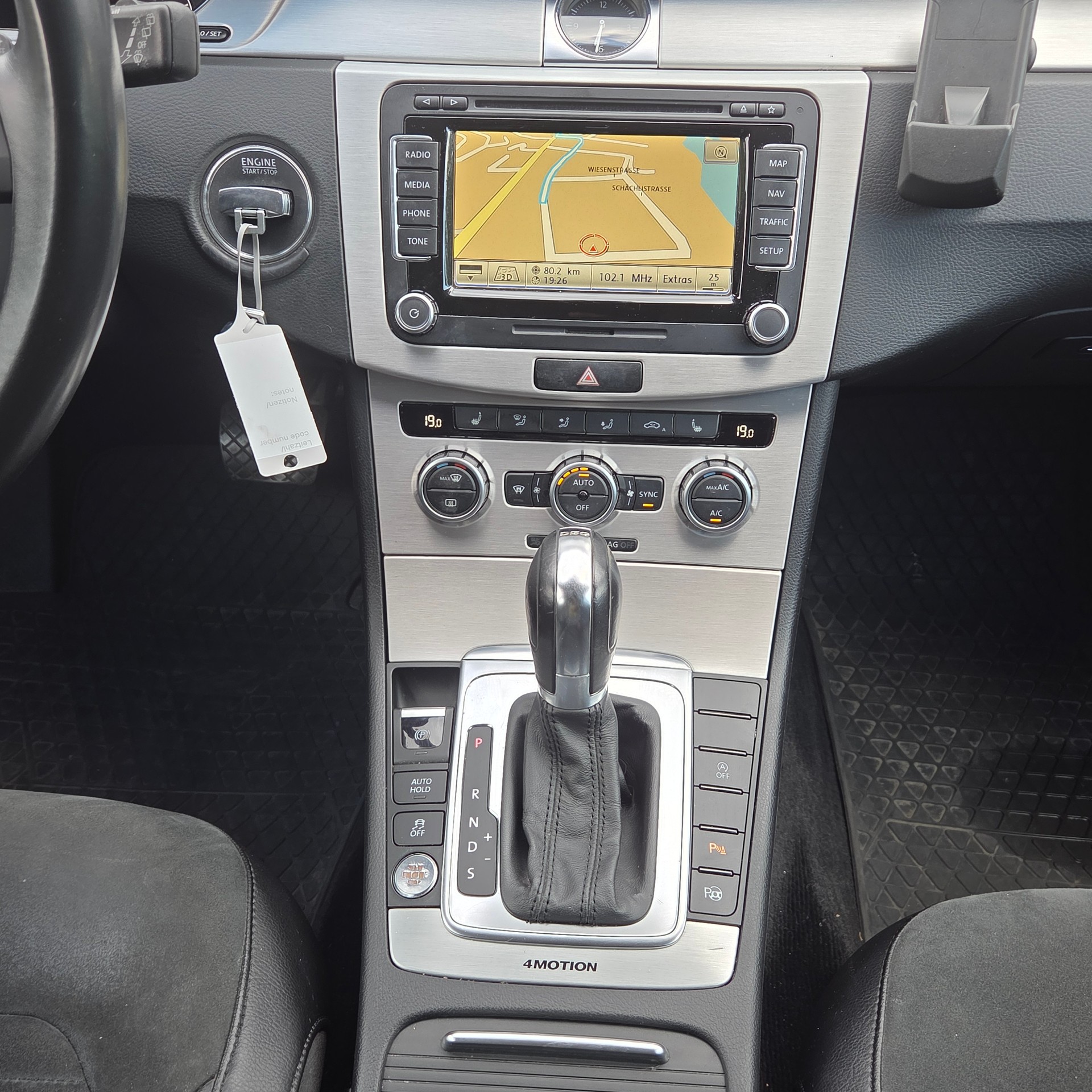 VW Passat Variant 2.0 TDI BMT Highline 4MDSG-image-12