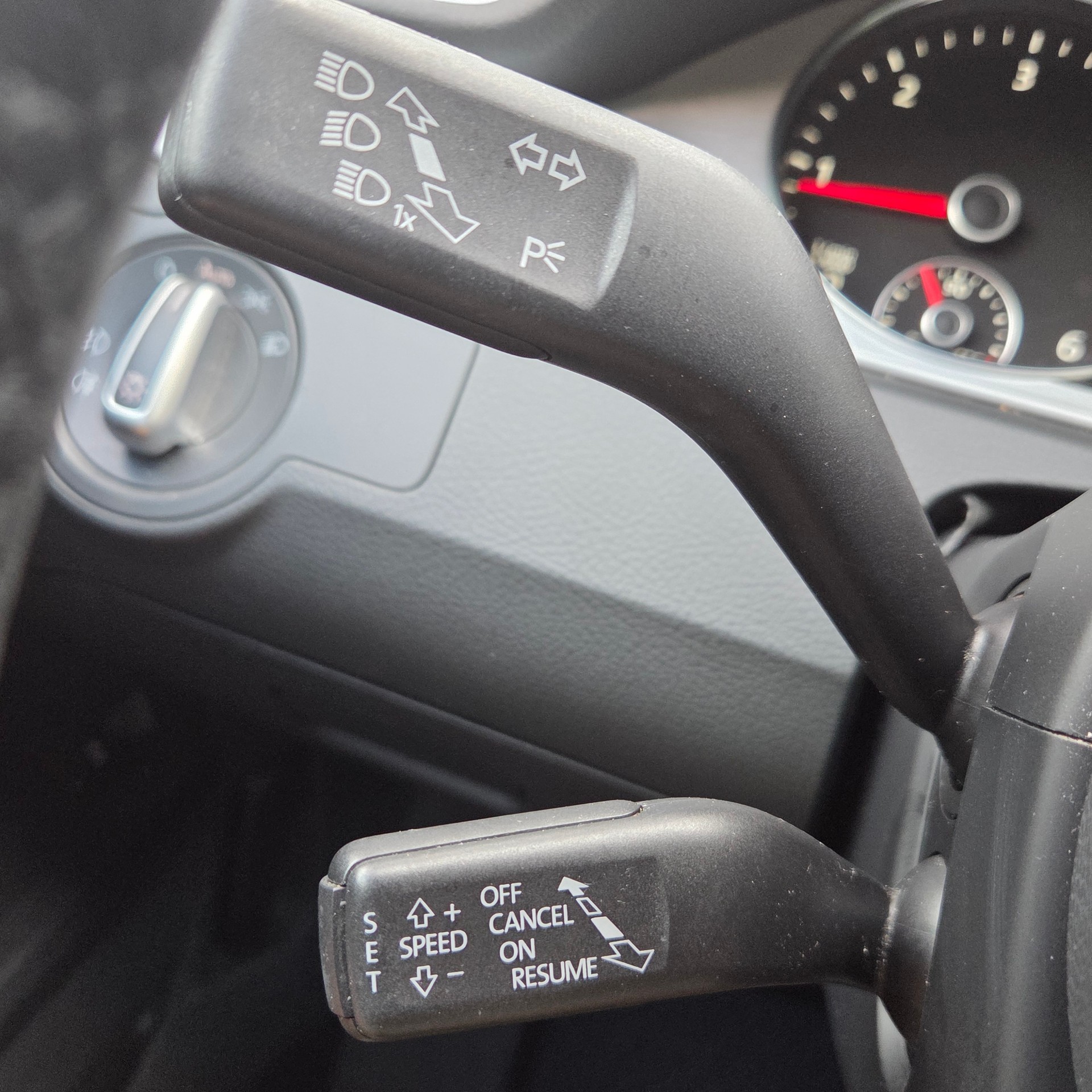 VW Passat Variant 2.0 TDI BMT Highline 4MDSG-image-15