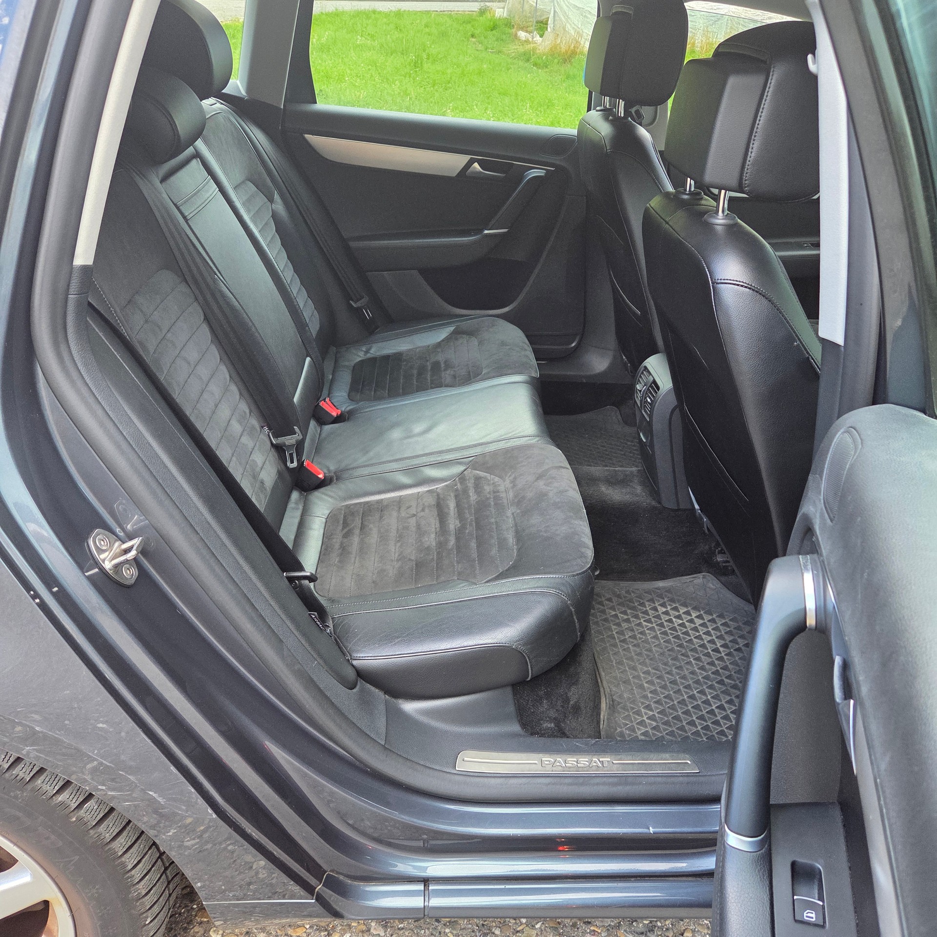VW Passat Variant 2.0 TDI BMT Highline 4MDSG-image-8