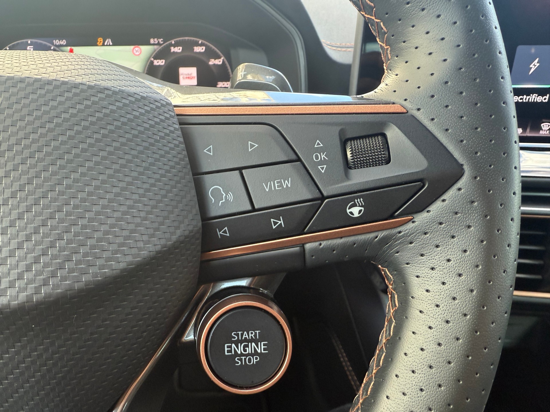 CUPRA Formentor 1.5 eTSI DSG-image-22