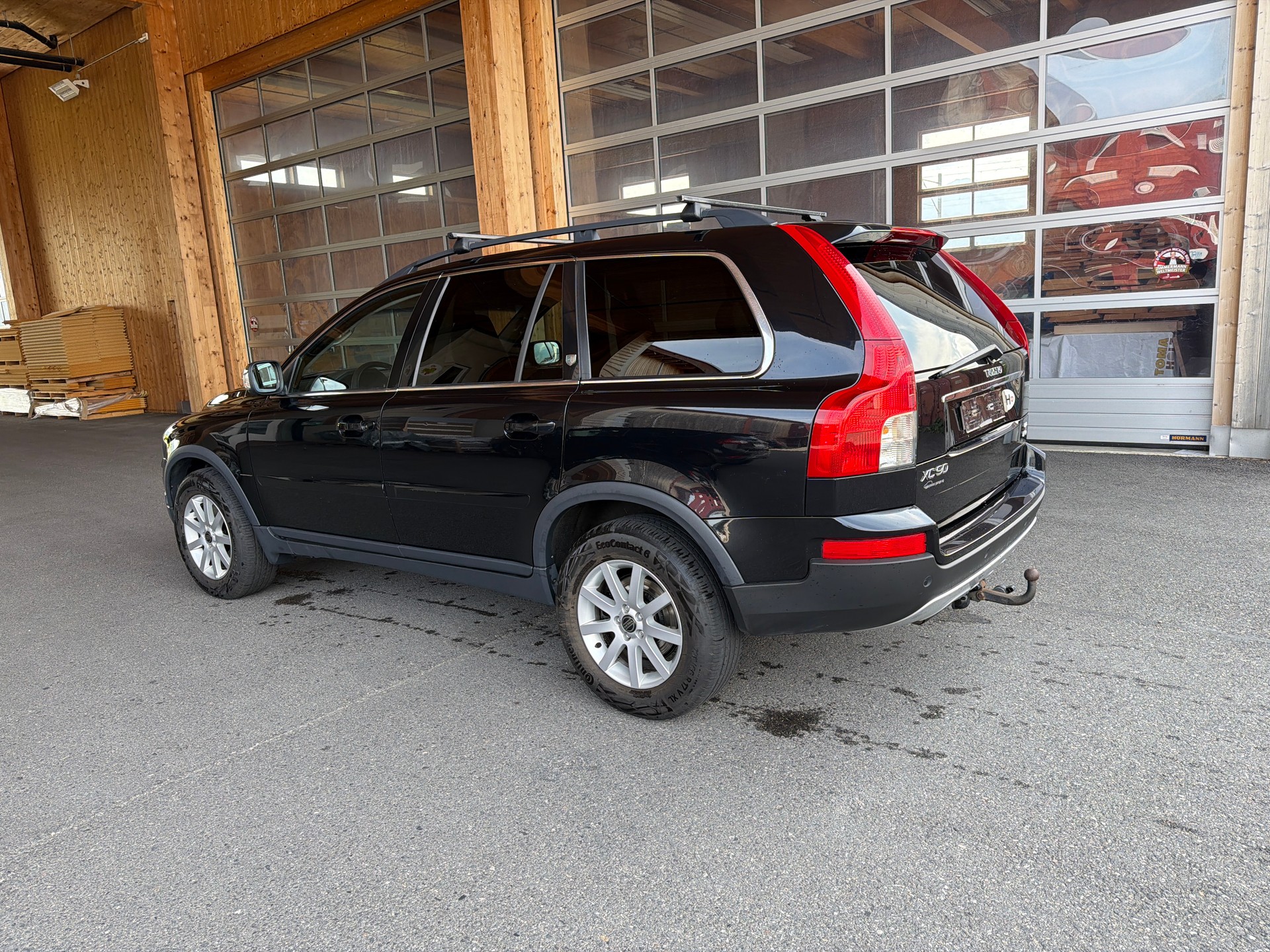 VOLVO XC90 D5 AWD Momentum-image-2