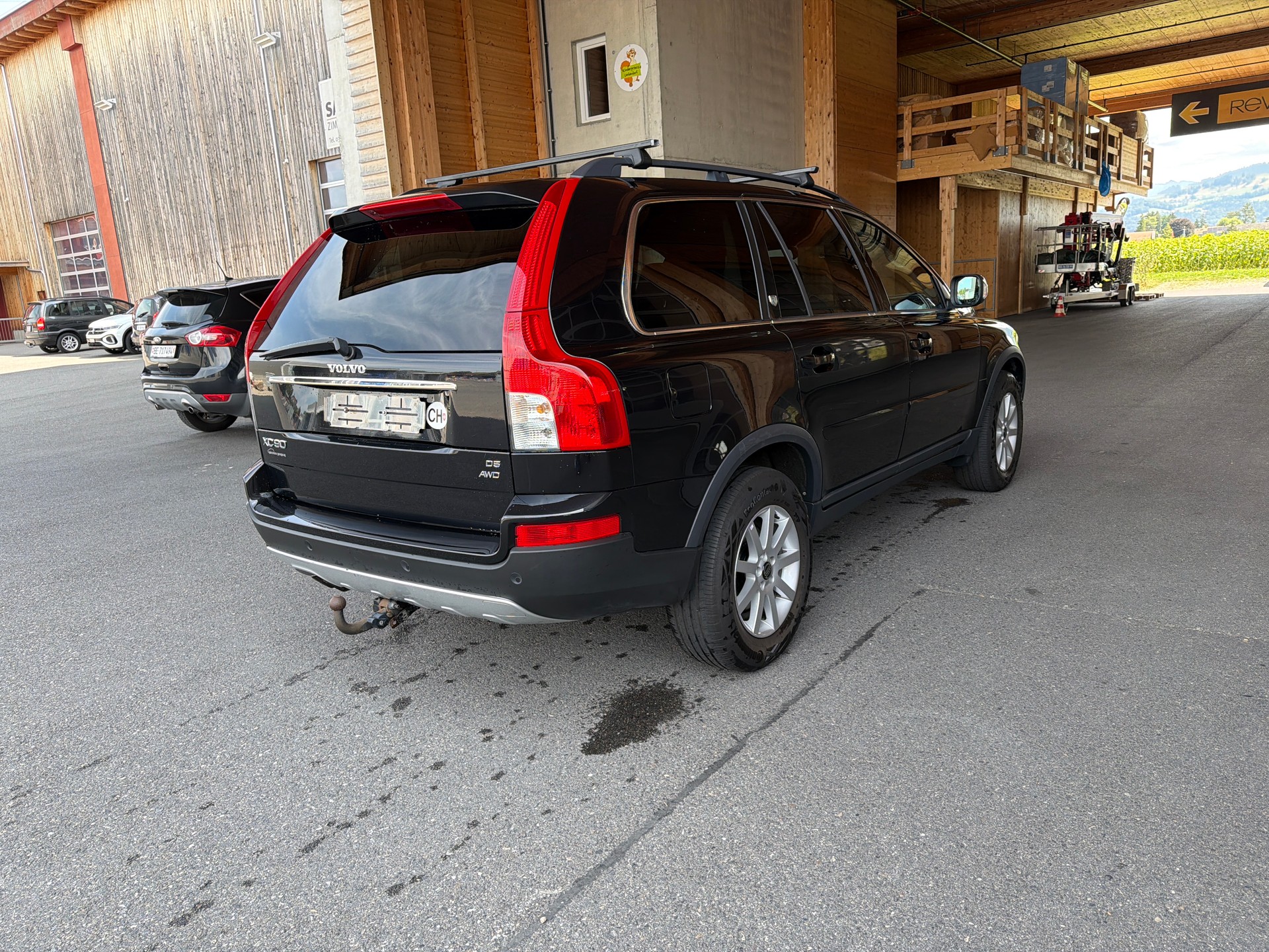 VOLVO XC90 D5 AWD Momentum-image-4