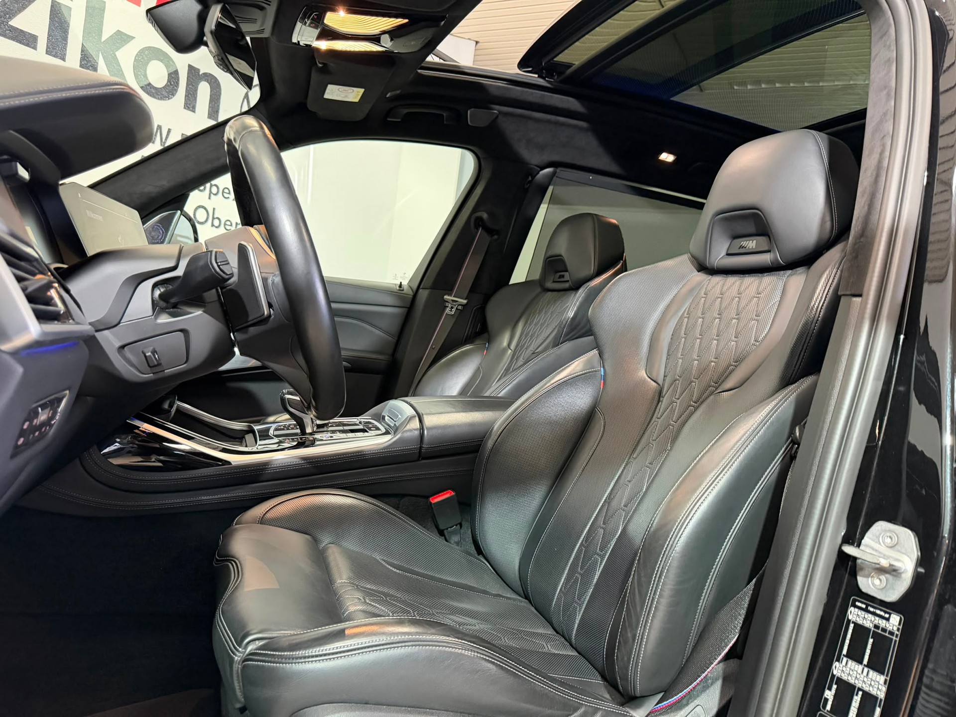 BMW X7 xDrive M50i Steptronic-image-6