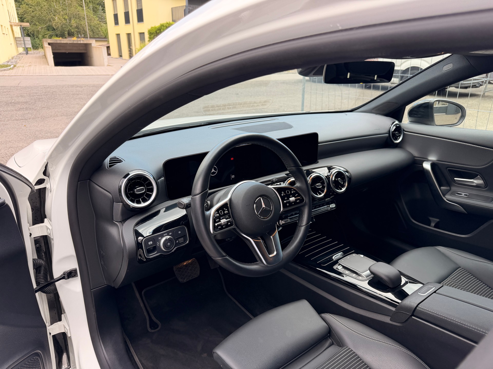 MERCEDES-BENZ A 180 Night Star 7G-DCT-image-7