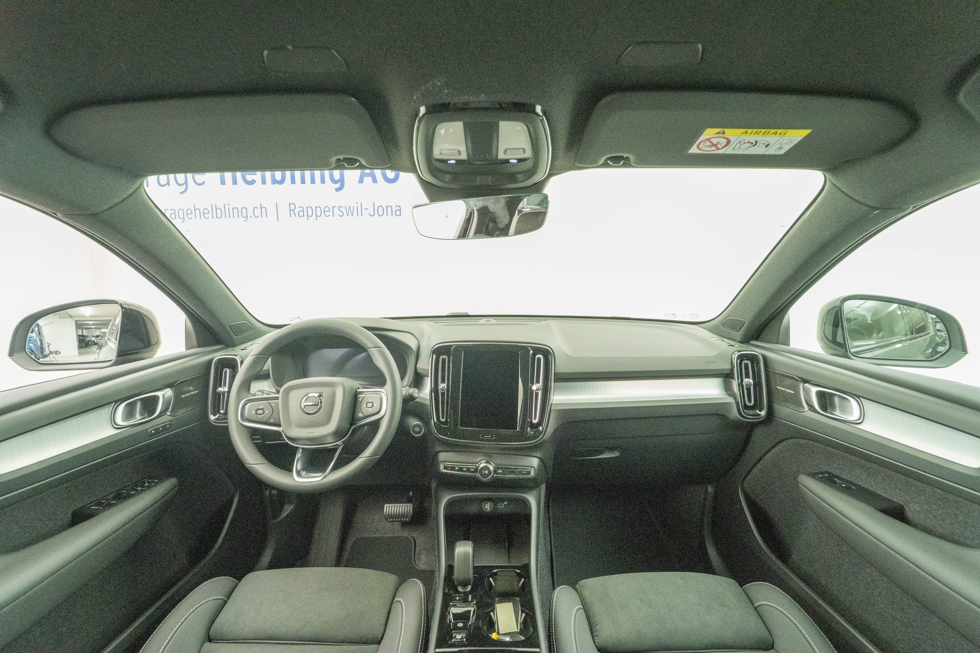 VOLVO XC40 2.0 B4 MH Plus Dark-image-5