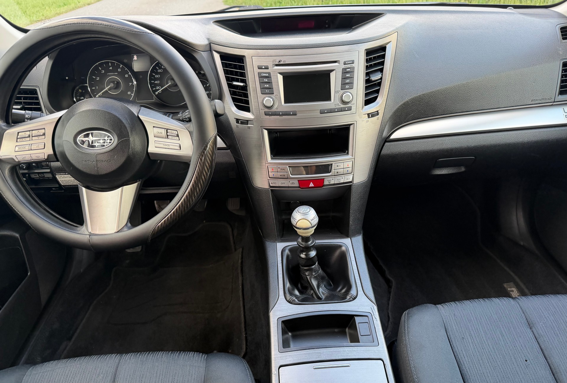 SUBARU Legacy 2.0i Swiss Special AWD-image-14
