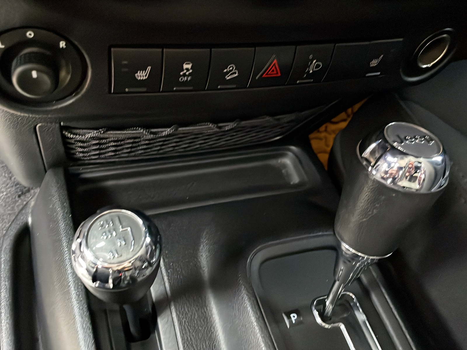 JEEP Wrangler 2.8 CRD Sport-image-12