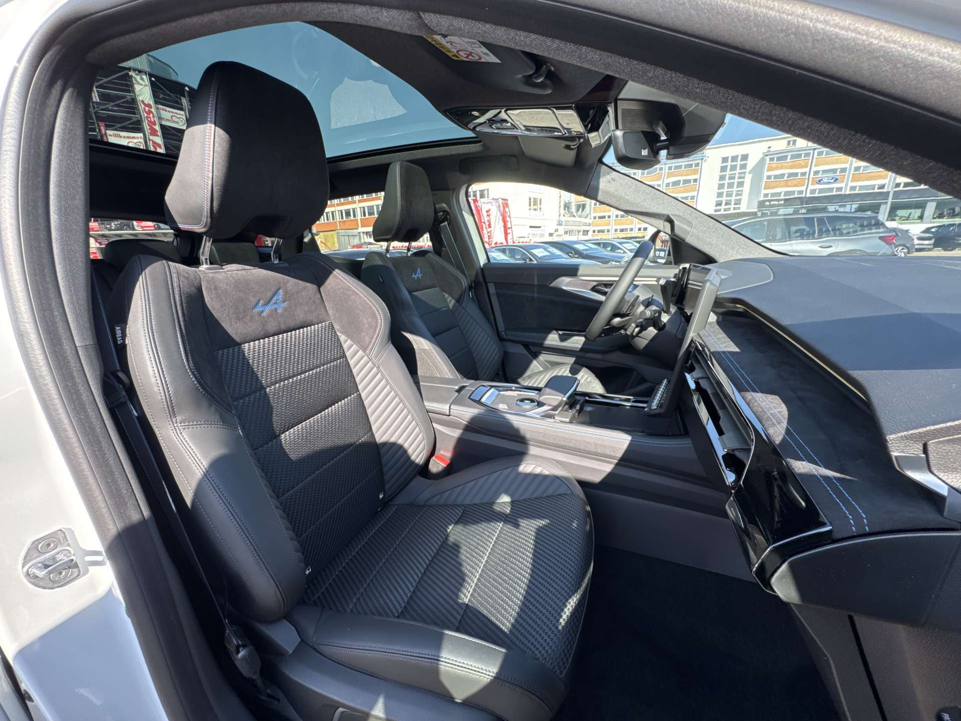 RENAULT Austral 1.2 HEV 200 Esprit Alpine Automat-image-12