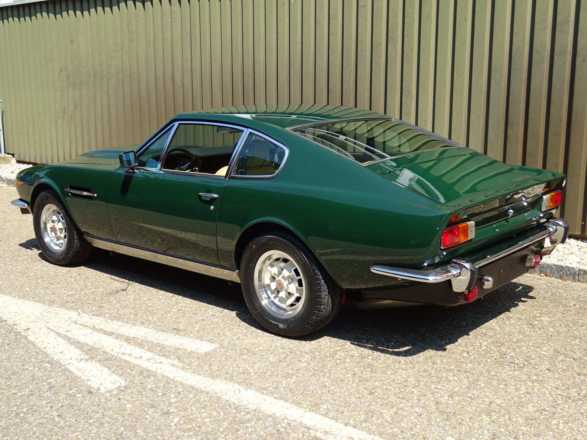 ASTON MARTIN V8 Oscar India-image-6