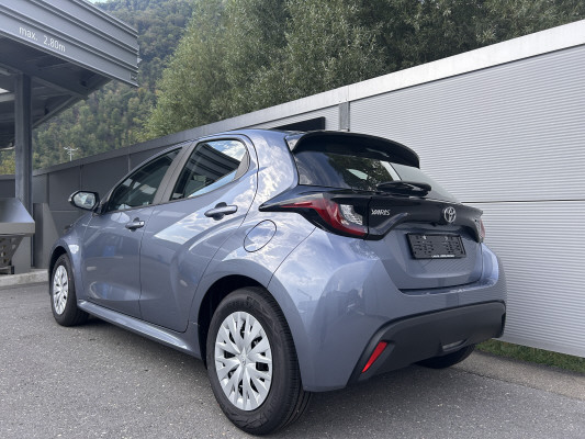 TOYOTA Yaris 1.5 Comfort e-CVT-image-3