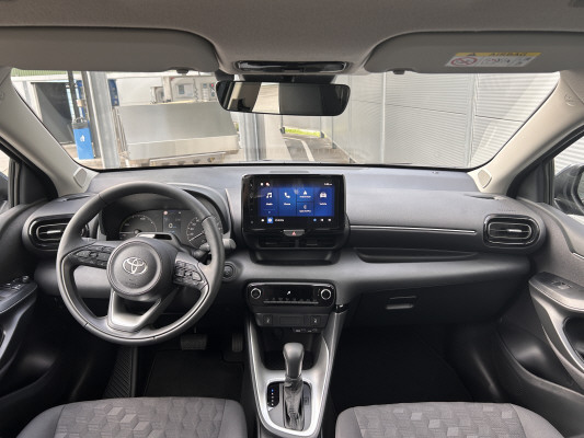 TOYOTA Yaris 1.5 Comfort e-CVT-image-5