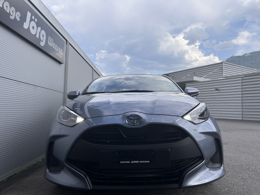 TOYOTA Yaris 1.5 Comfort e-CVT-image-1