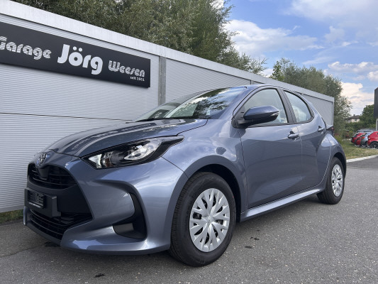 TOYOTA Yaris 1.5 Comfort e-CVT