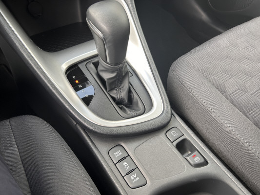 TOYOTA Yaris 1.5 Comfort e-CVT-image-10