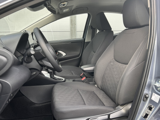 TOYOTA Yaris 1.5 Comfort e-CVT-image-6