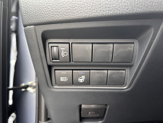 TOYOTA Yaris 1.5 Comfort e-CVT-image-11