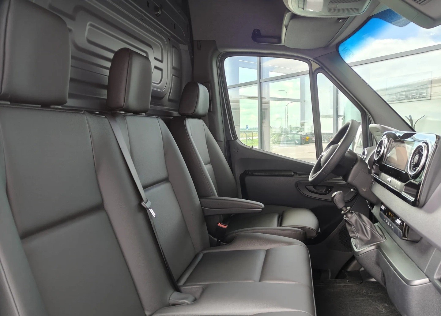 MERCEDES-BENZ Sprinter 319 CDI Lang Kasten-image-6