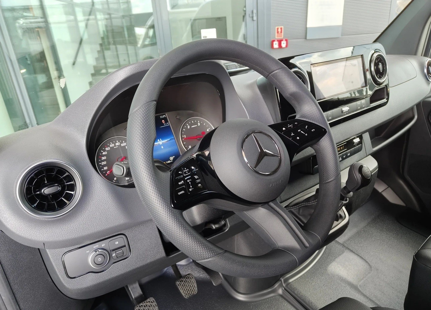 MERCEDES-BENZ Sprinter 319 CDI Lang Kasten-image-7