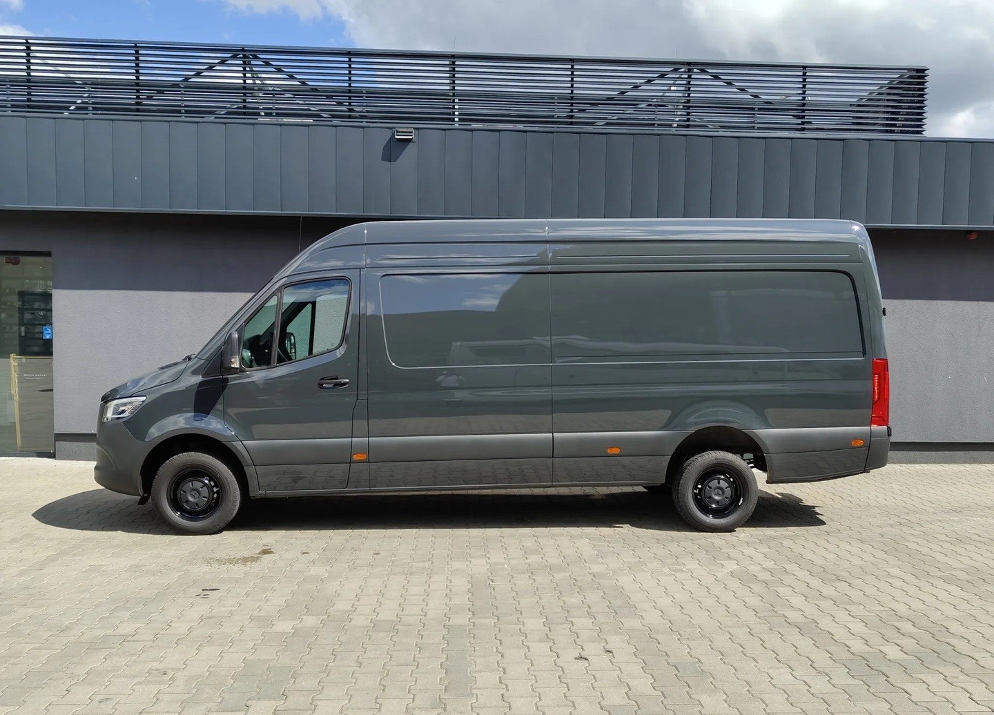 MERCEDES-BENZ Sprinter 319 CDI Lang Kasten-image-1