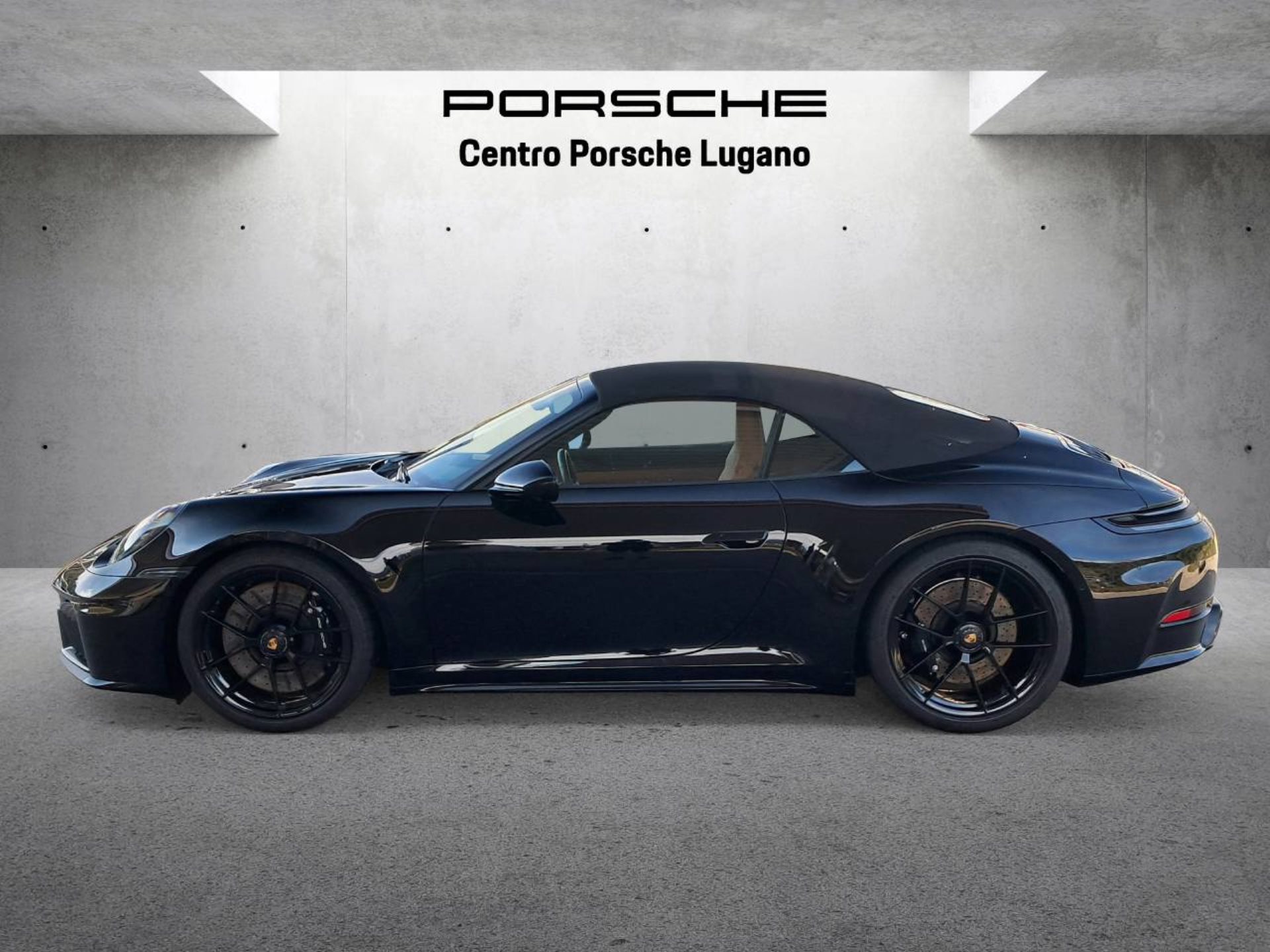 PORSCHE 911 Carrera GTS Cabriolet-image-12