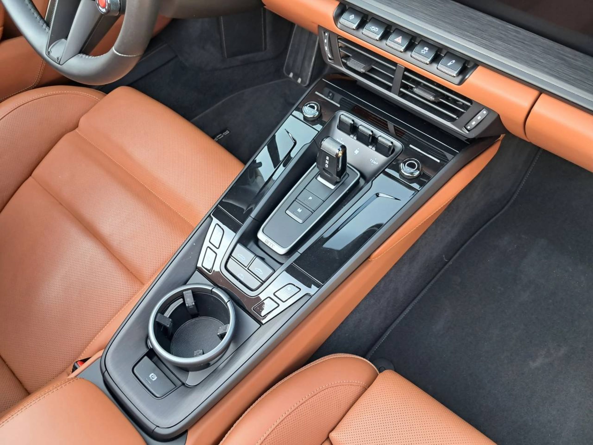 PORSCHE 911 Carrera GTS Cabriolet-image-19