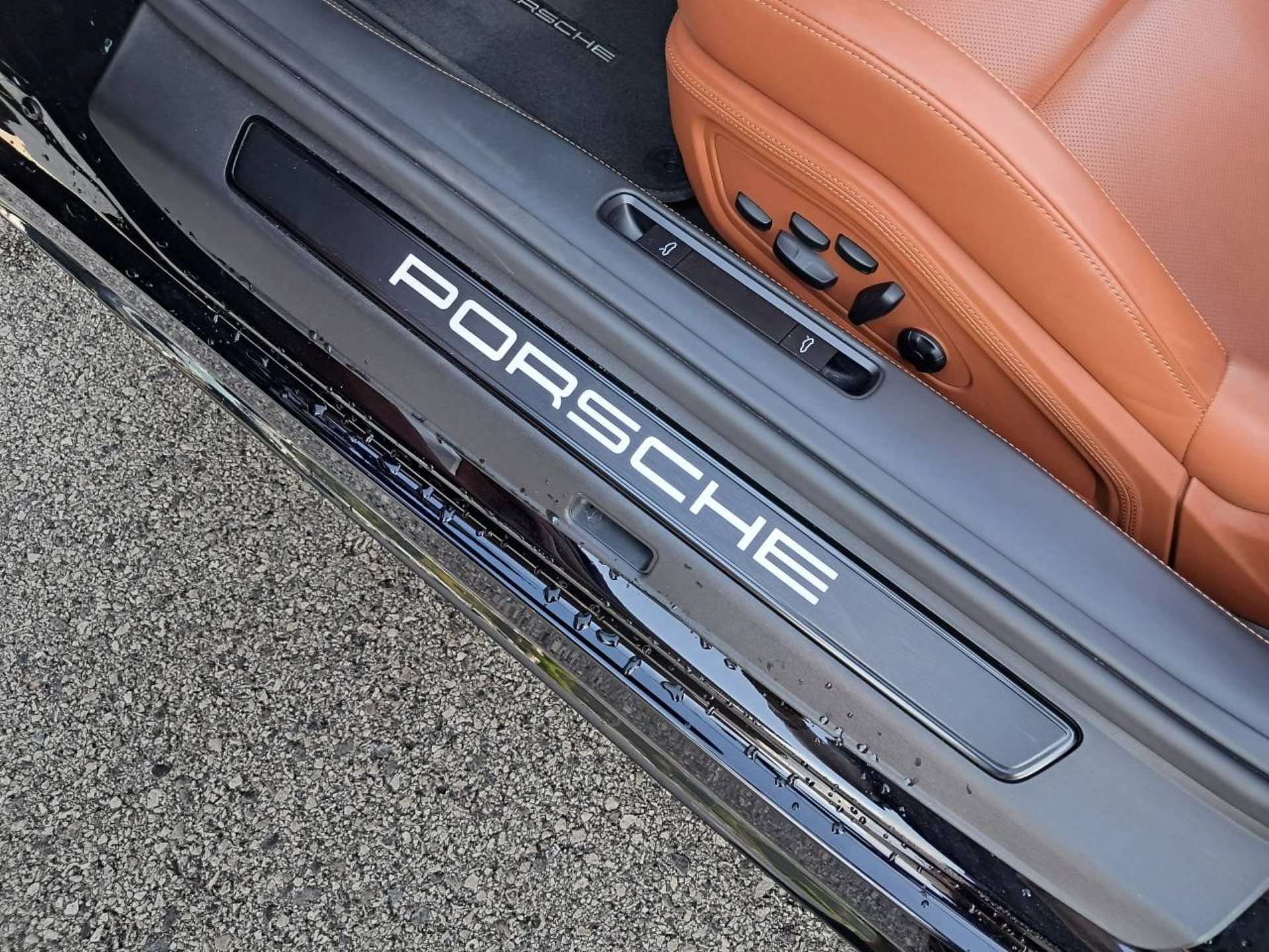 PORSCHE 911 Carrera GTS Cabriolet-image-25
