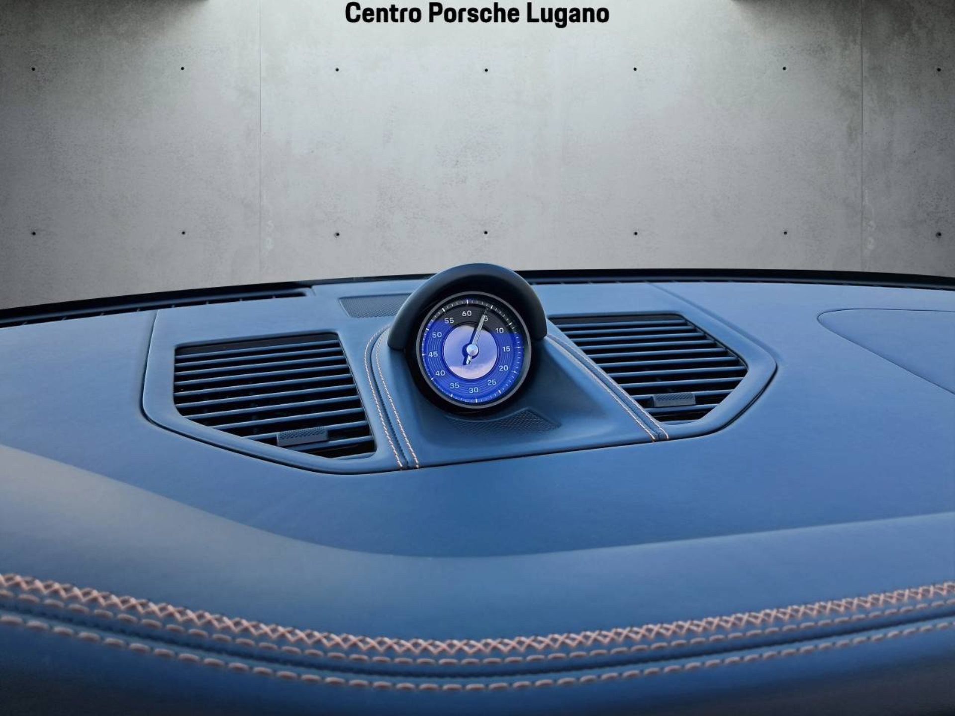 PORSCHE 911 Carrera GTS Cabriolet-image-24