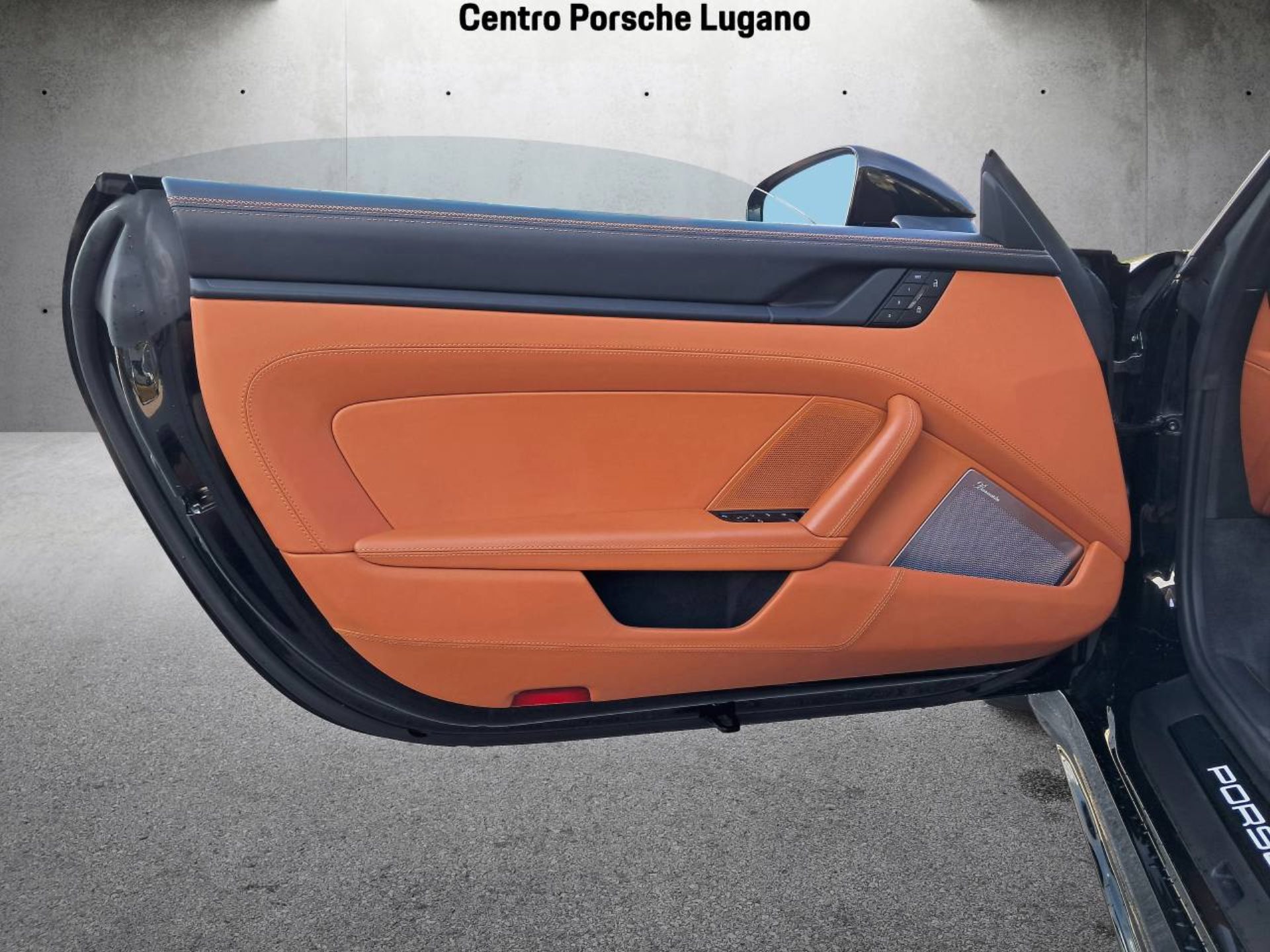 PORSCHE 911 Carrera GTS Cabriolet-image-23