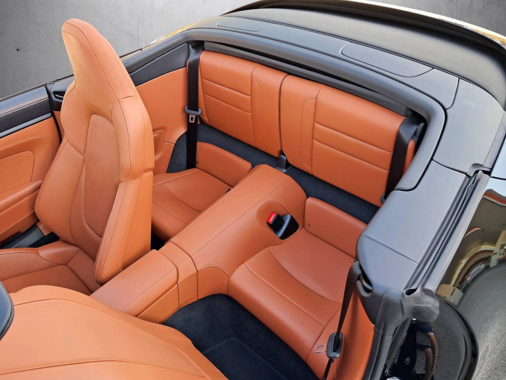 PORSCHE 911 Carrera GTS Cabriolet-image-16