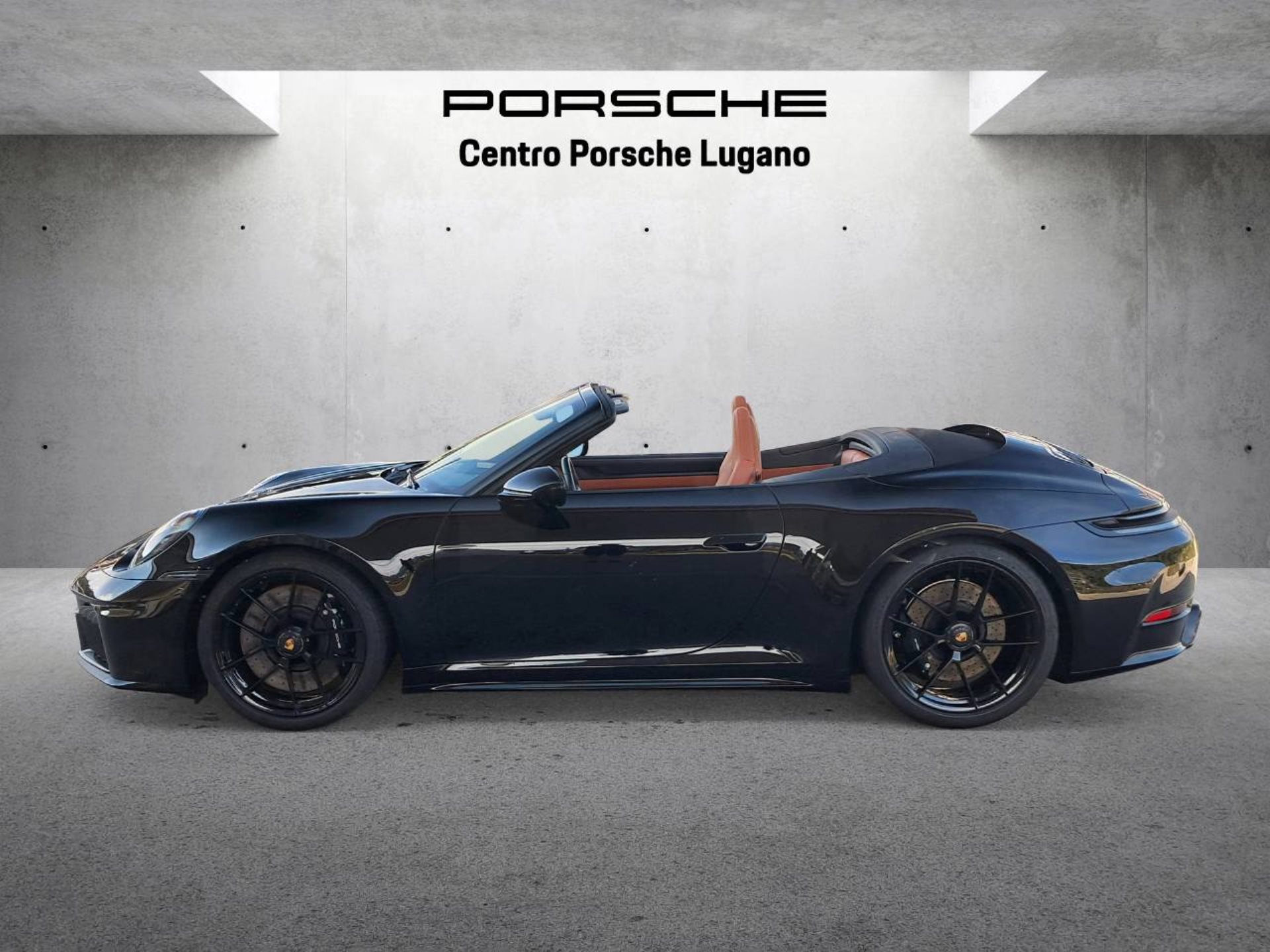 PORSCHE 911 Carrera GTS Cabriolet-showroom-element-1