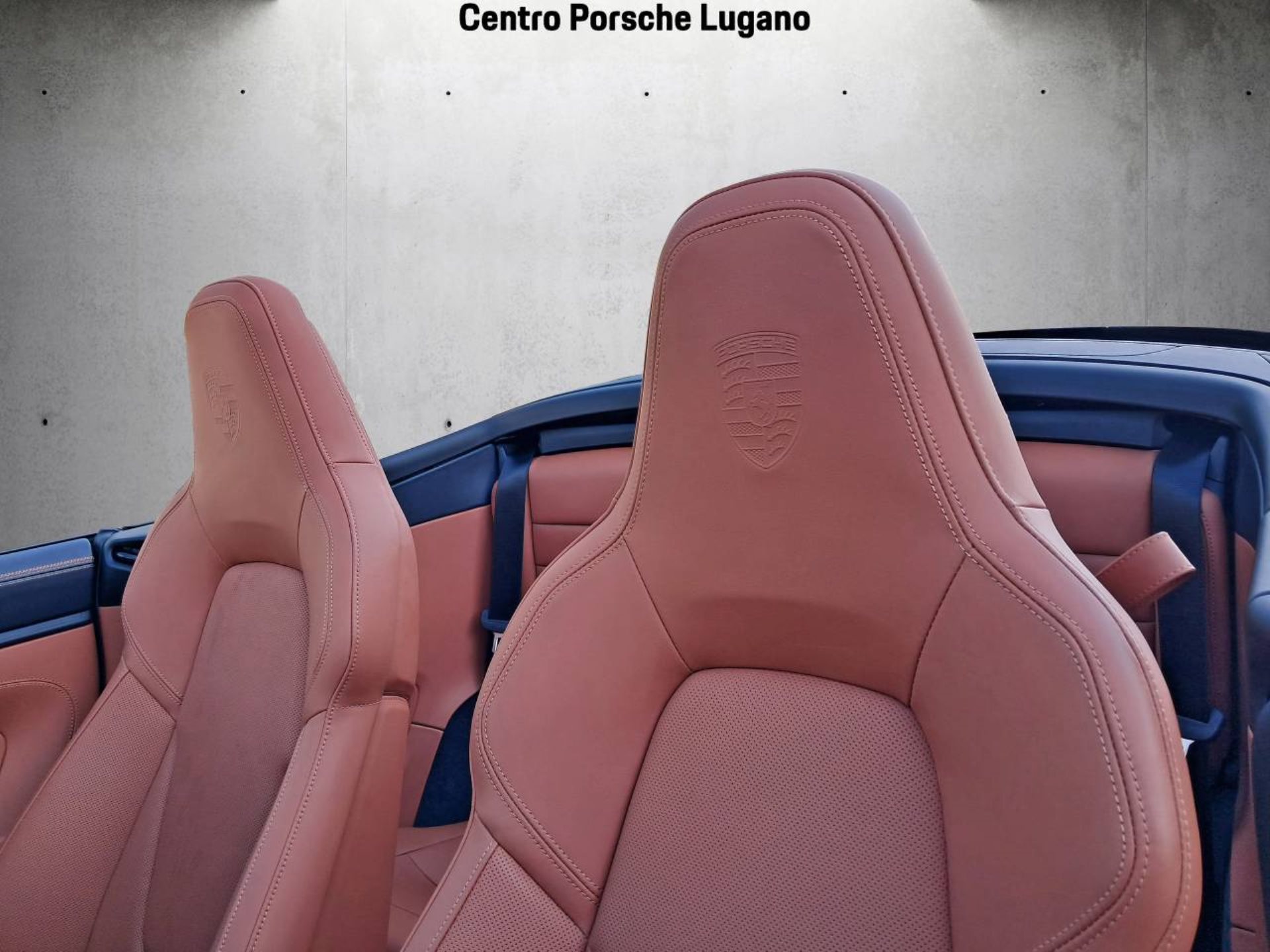 PORSCHE 911 Carrera GTS Cabriolet-image-18