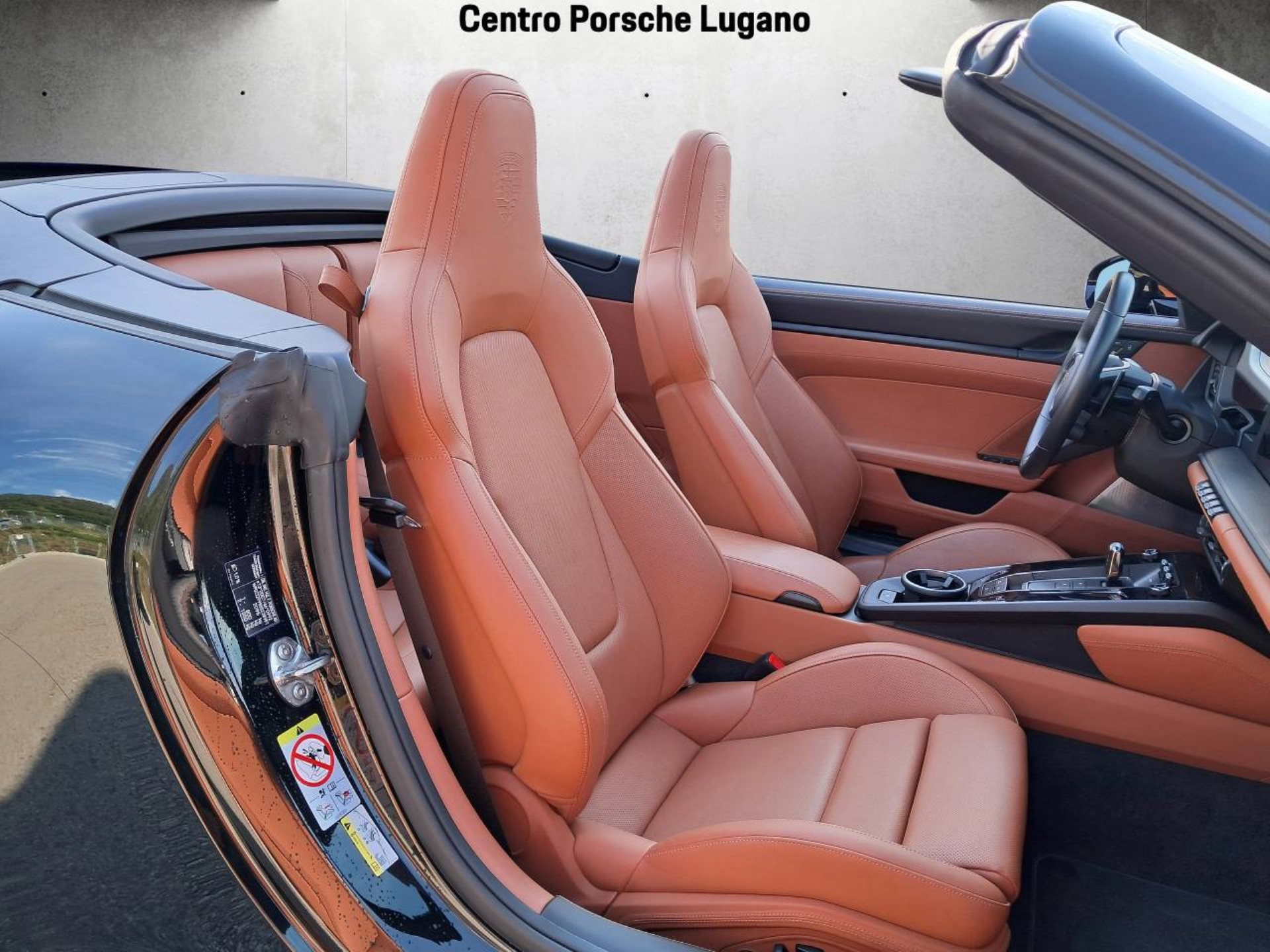 PORSCHE 911 Carrera GTS Cabriolet-image-15