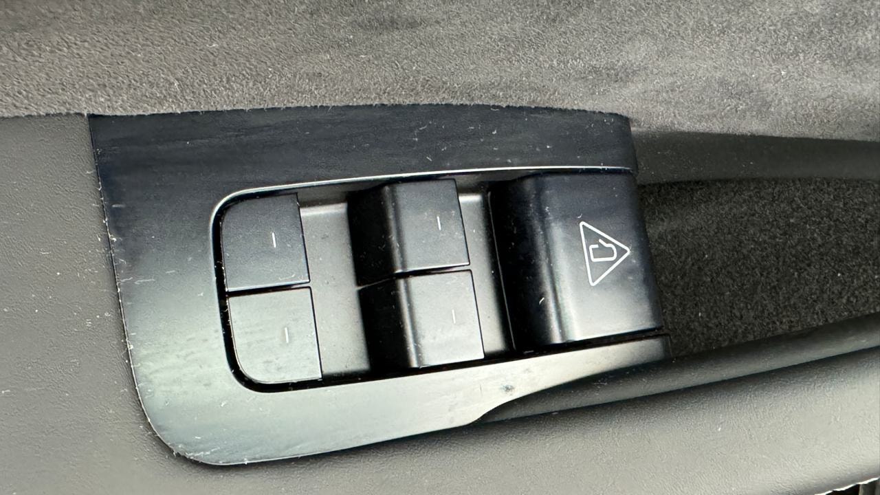 TESLA Model 3 Long Range Dual Motor AWD-image-8