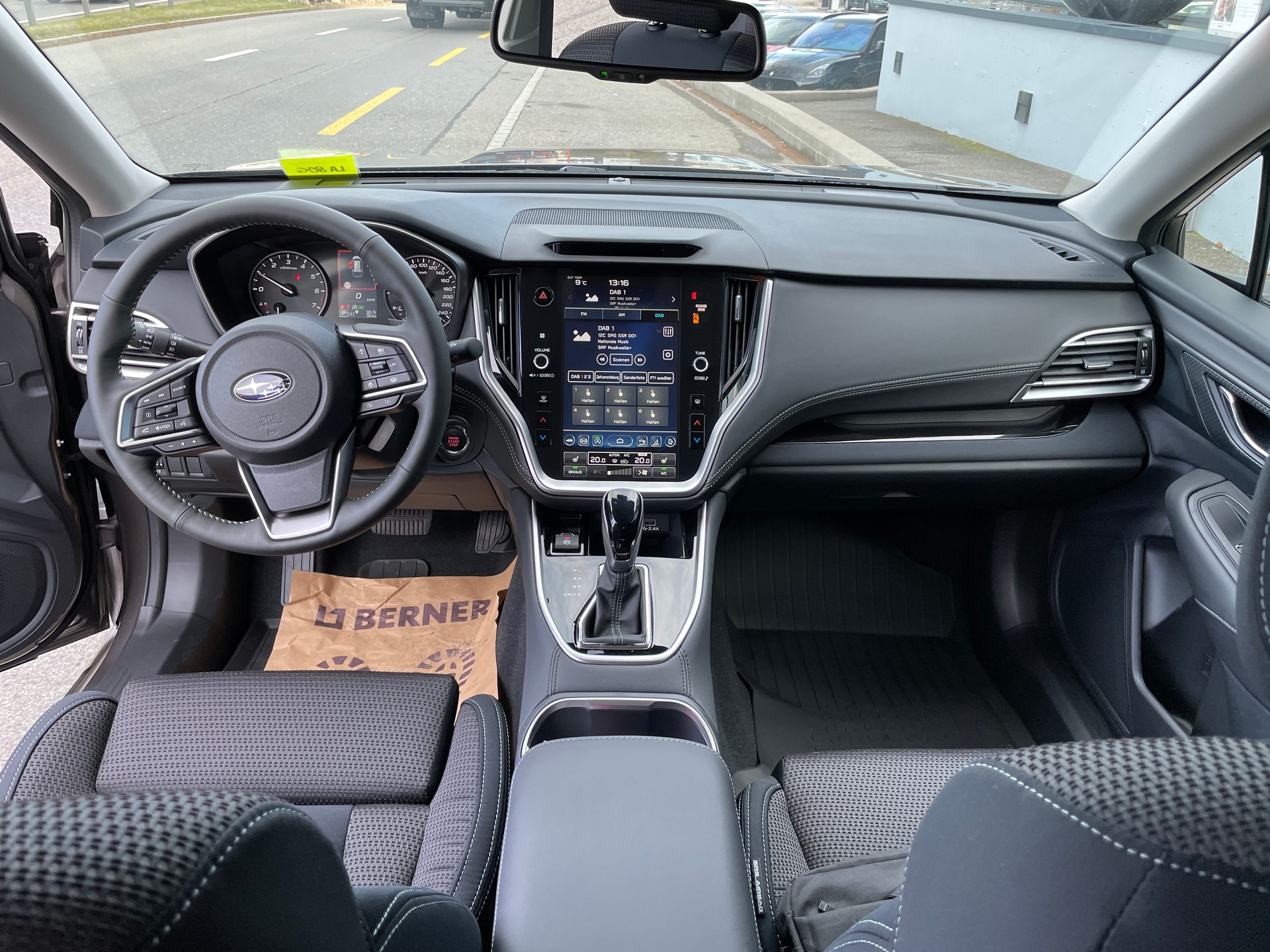 SUBARU Outback 2.5i Advantage AWD Lineartronic-image-18