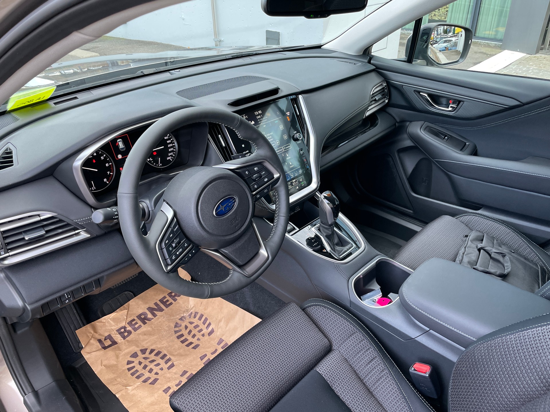 SUBARU Outback 2.5i Advantage AWD Lineartronic-image-9