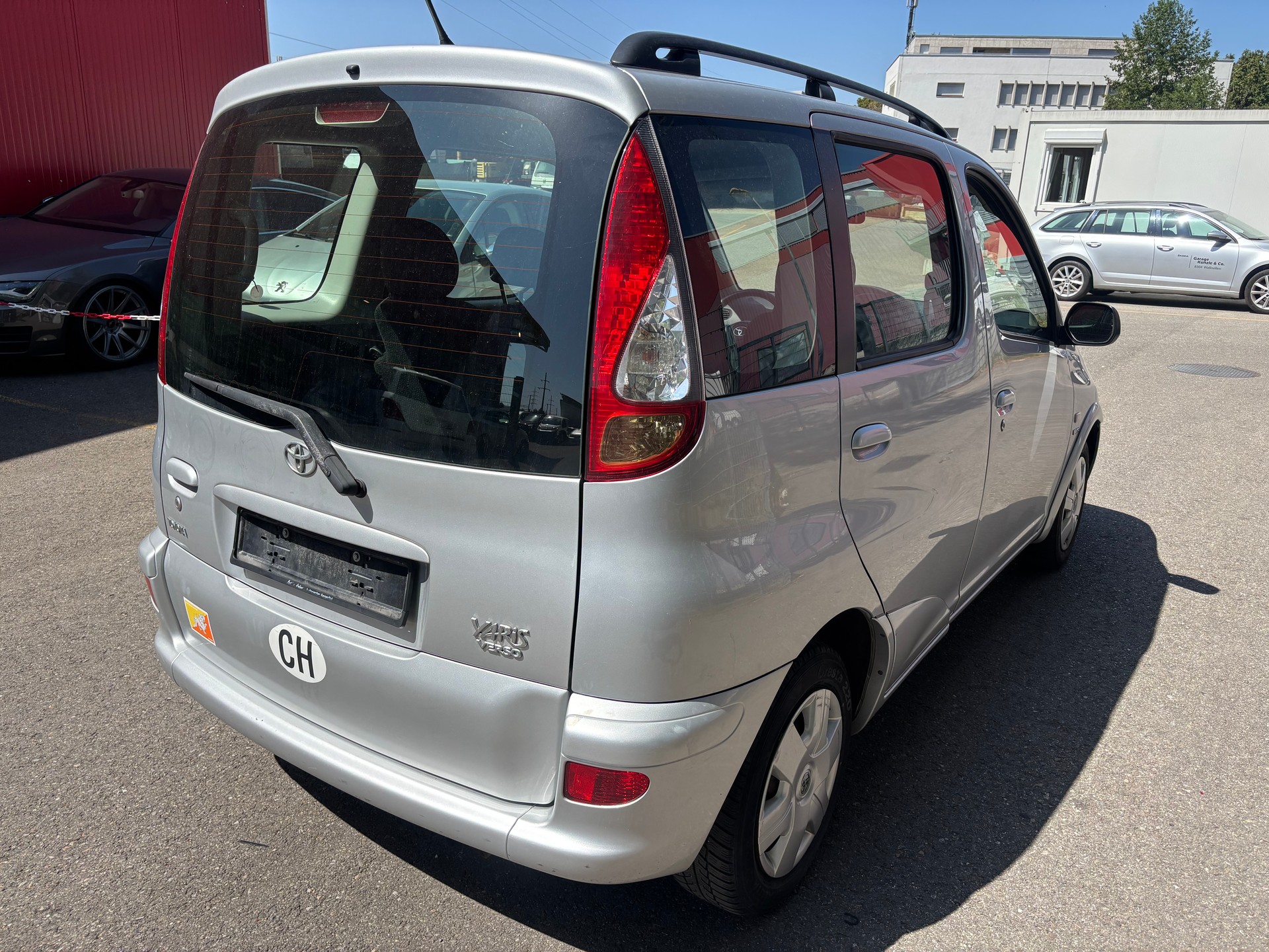 TOYOTA Yaris Verso 1.3 Linea Sol-image-2