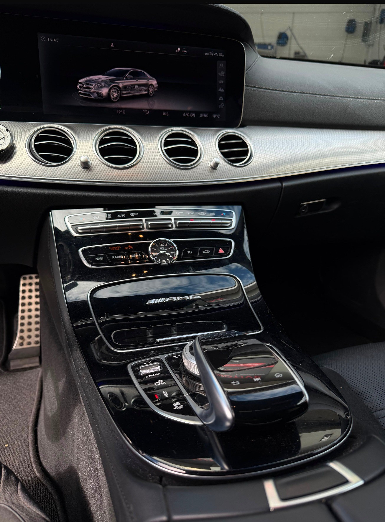MERCEDES-BENZ E 63 V8 S AMG 4matic-image-5