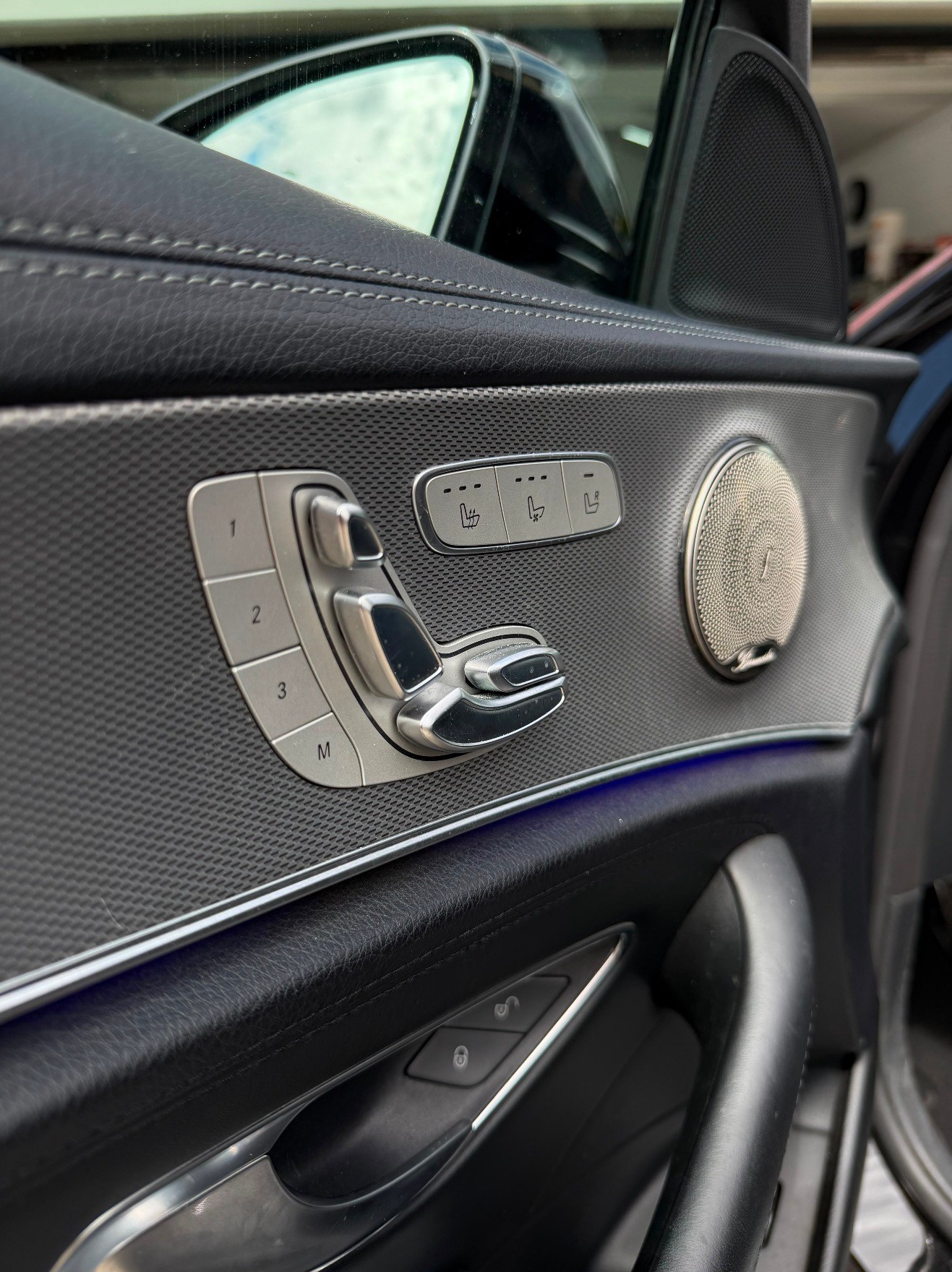 MERCEDES-BENZ E 63 V8 S AMG 4matic-image-4