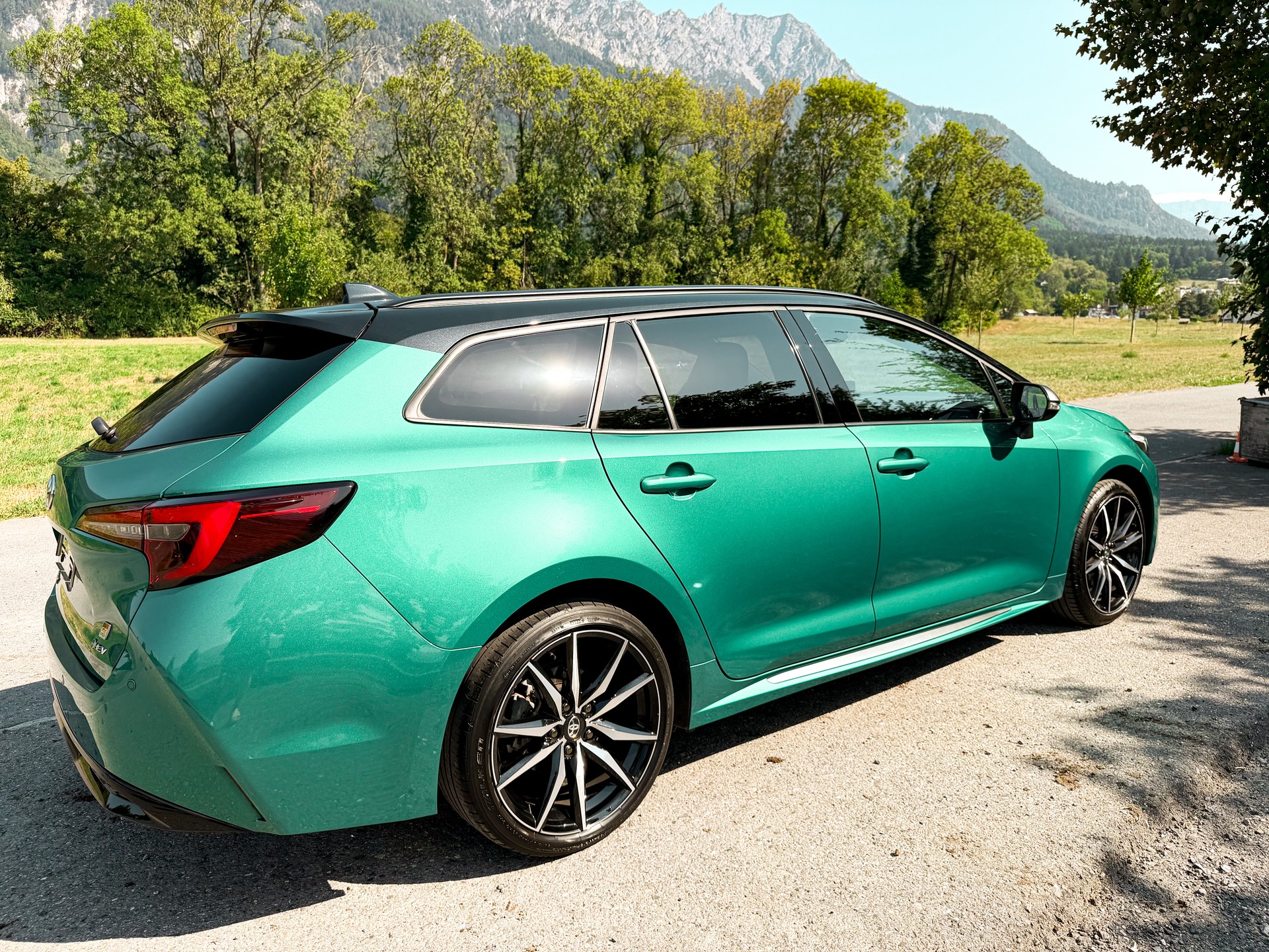 TOYOTA 2.0 HSD GR Sport-image-2