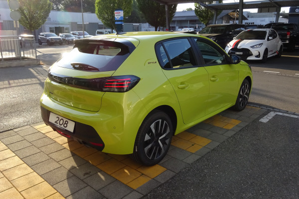 PEUGEOT 208 1.2 PureTech Style-image-12