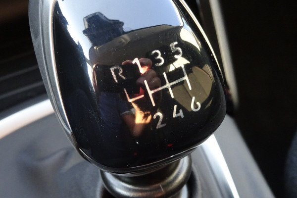 PEUGEOT 208 1.2 PureTech Style-image-7