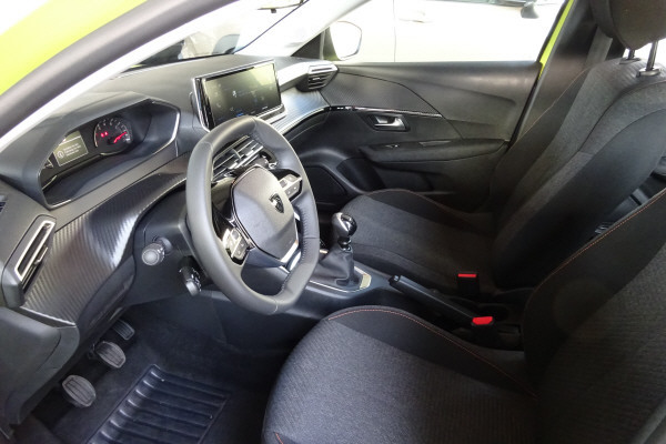 PEUGEOT 208 1.2 PureTech Style-image-8