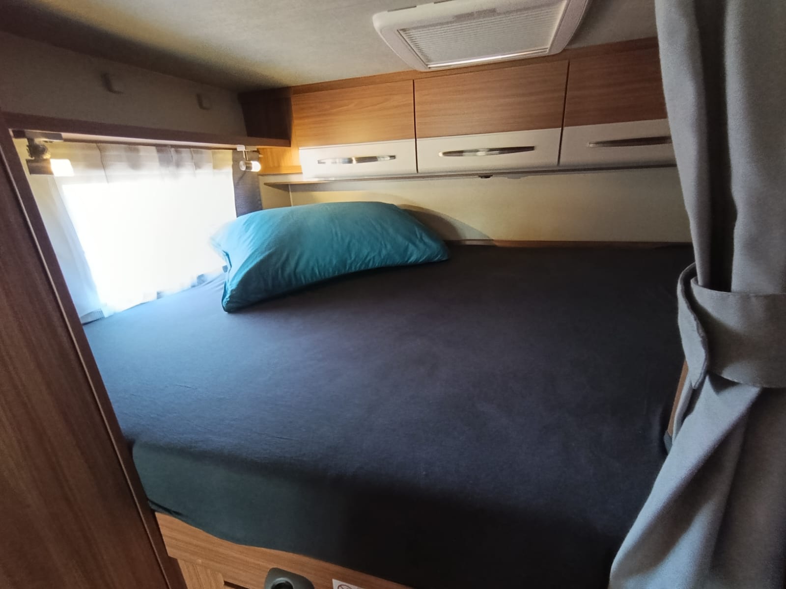 CARADO Capron 464***Der Raumriese mit 6 vollwertige Sitz- und Schlafplätze, eine riesige Heckgarage ***-image-15