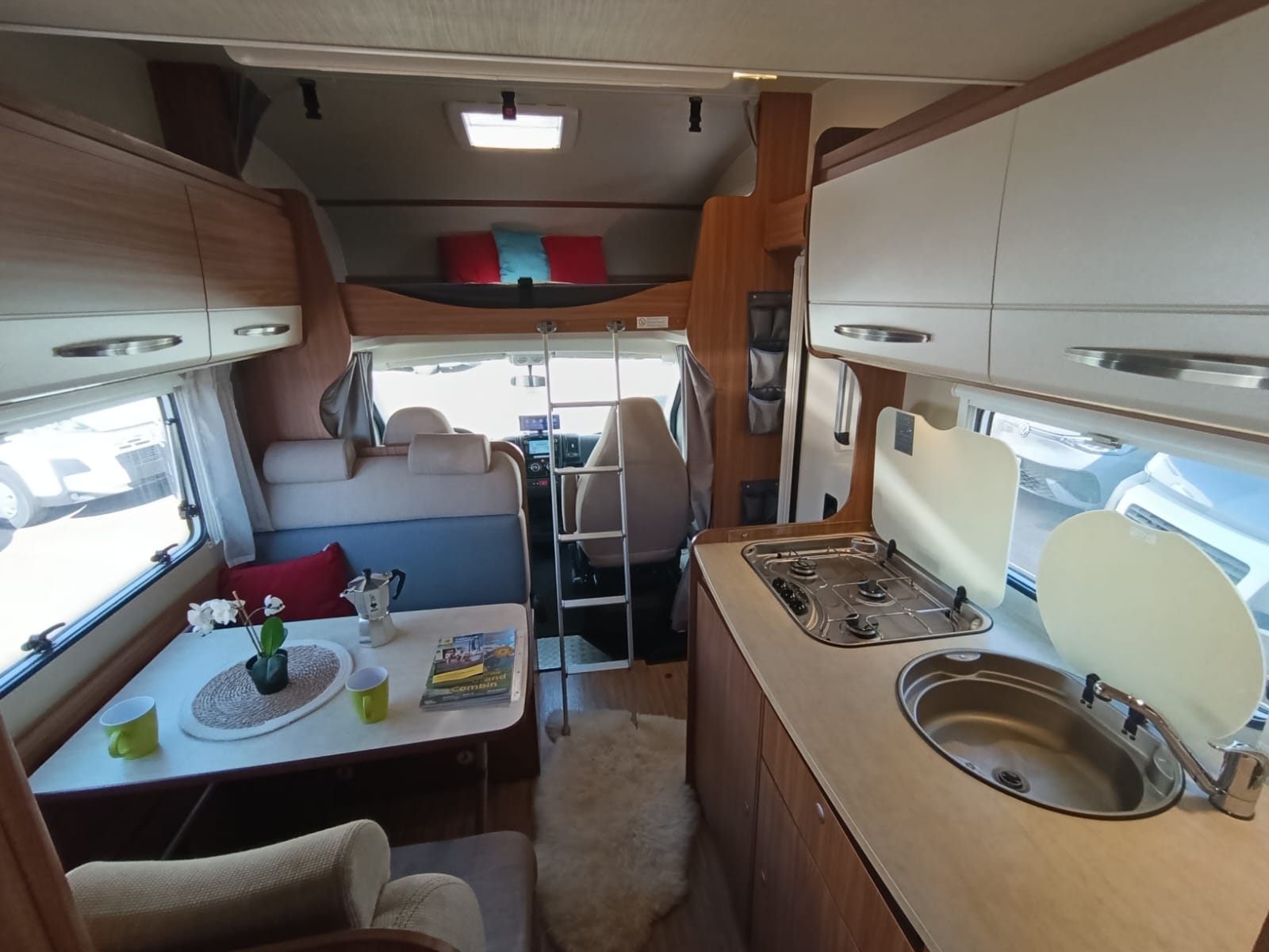 CARADO Capron 464***Der Raumriese mit 6 vollwertige Sitz- und Schlafplätze, eine riesige Heckgarage ***-image-13