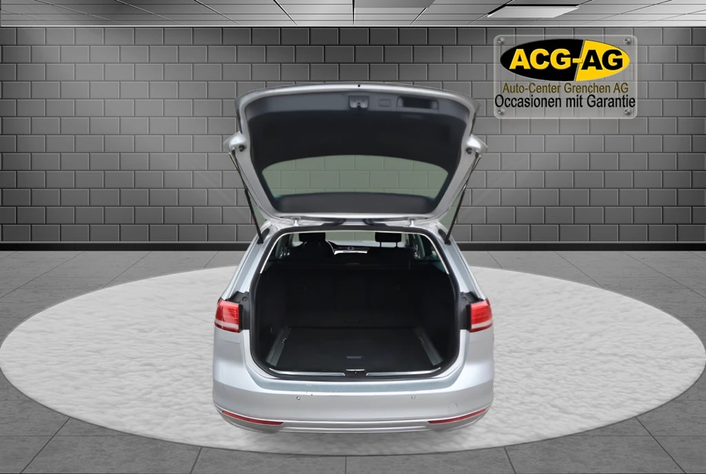 VW Passat Variant 1.6 TDI BMT Comfortline DSG ** Gr-Navi ** RF-Kamera ** Abstandsregelsysteme ** Sitzheizung ** Ab MFk & Service **-image-5