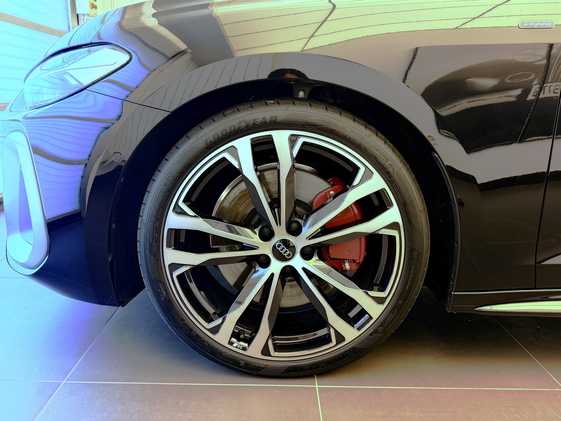 AUDI A5 Avant e-hybrid quattro 270 kW S tronic-image-2