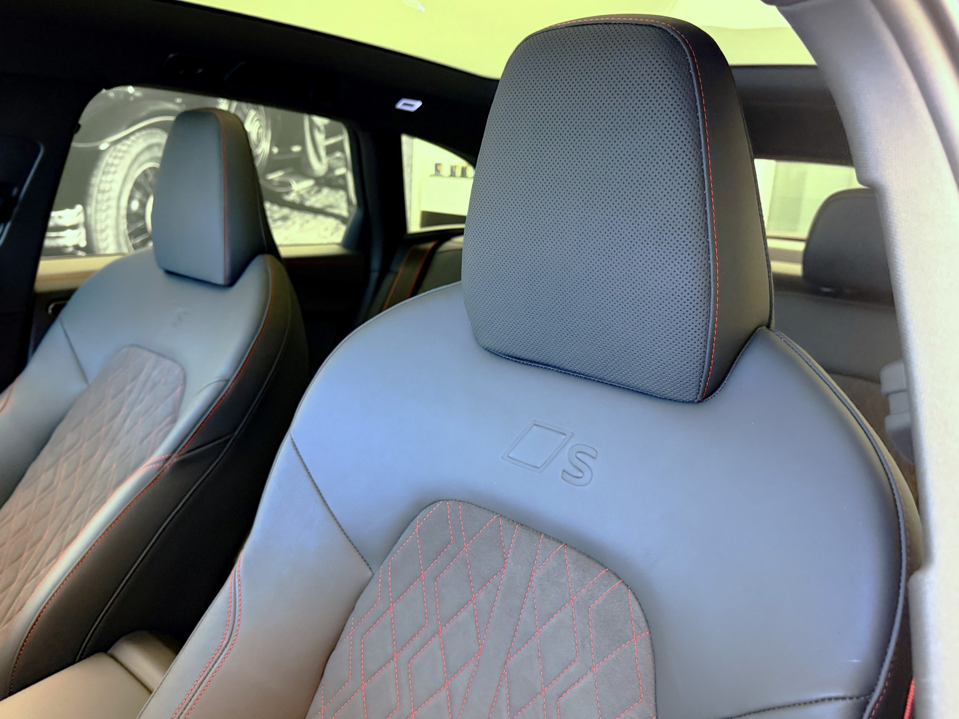 AUDI A5 Avant e-hybrid quattro 270 kW S tronic-image-5