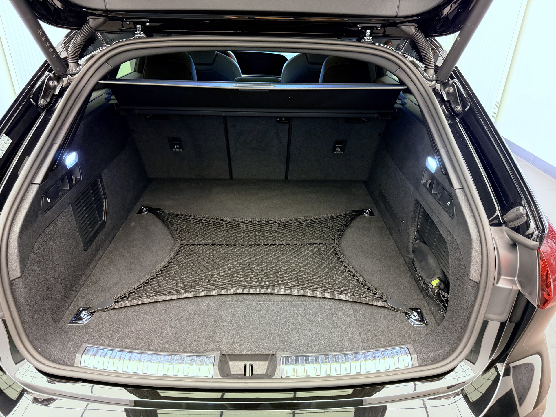 AUDI A5 Avant e-hybrid quattro 270 kW S tronic-image-16