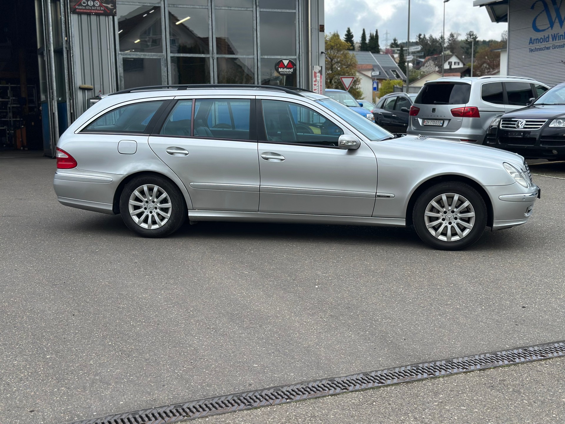 MERCEDES-BENZ E 350 Avantgarde 7G-Tronic-image-4
