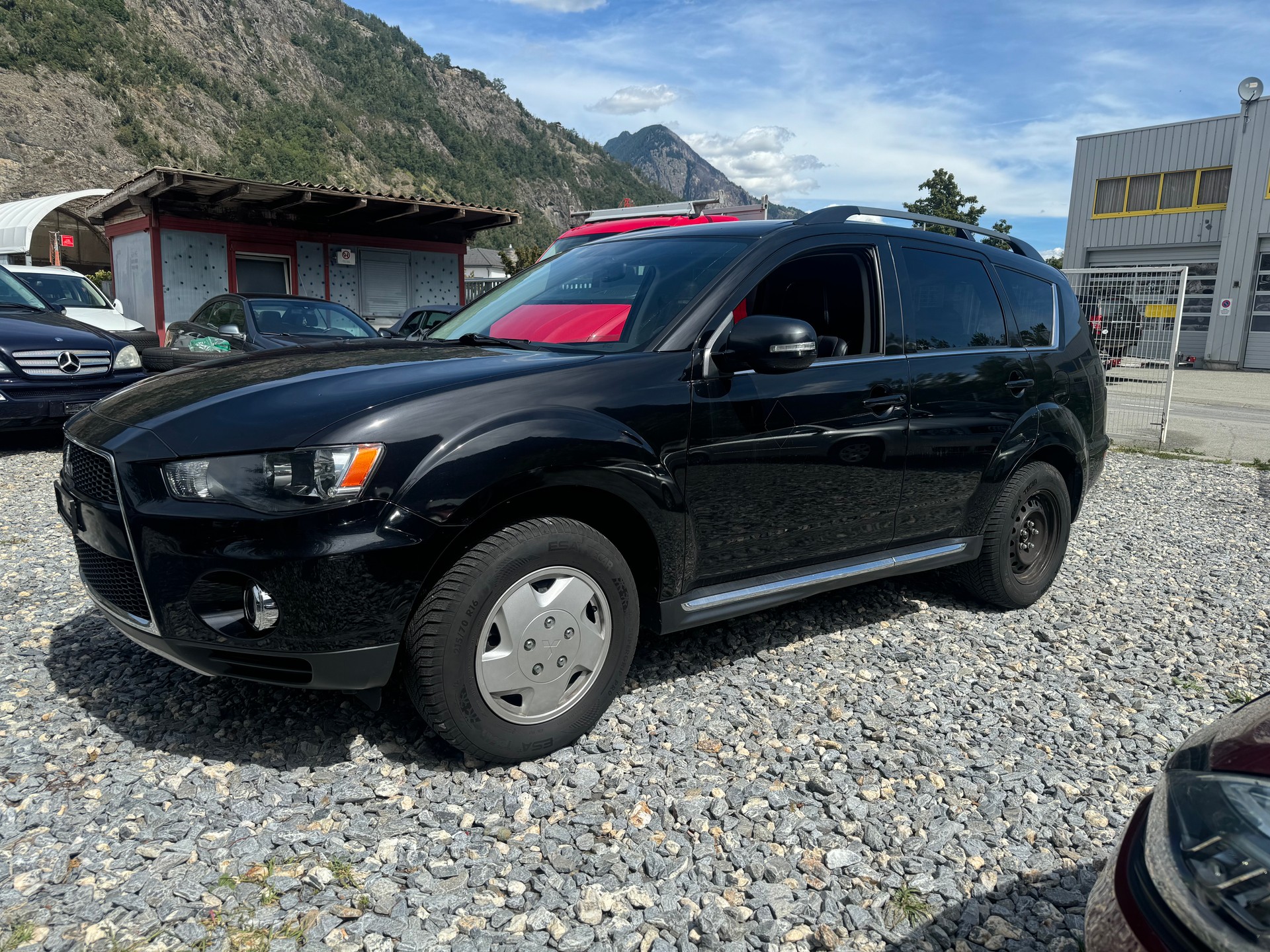 MITSUBISHI Outlander 2.2 DID Jubilé35 4WD-image-2